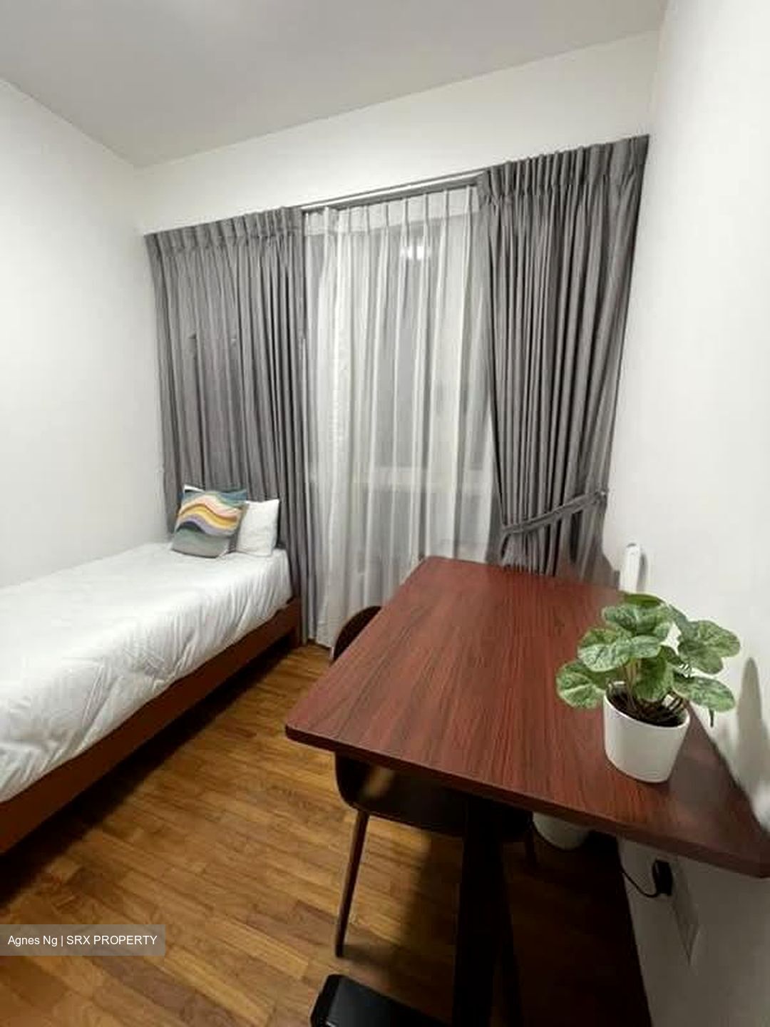 West Coast Drive (D5), Terrace #593692531